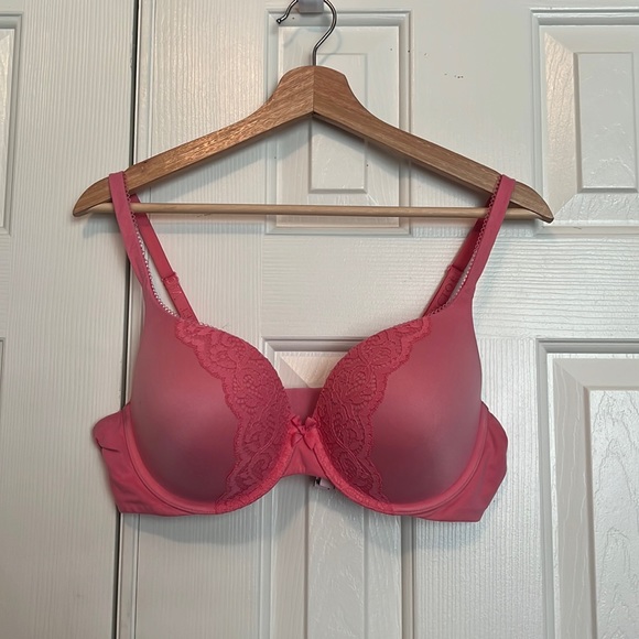 Victoria's Secret Other - Victoria’s Secret Pink Push Up Bra 38C